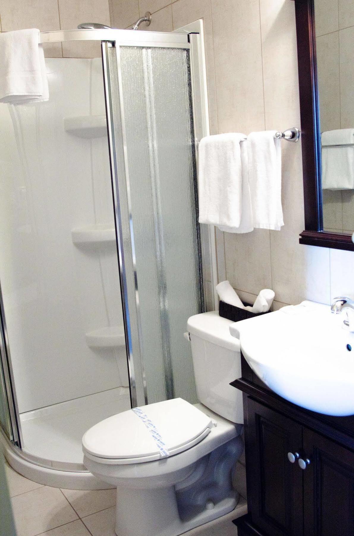 Hotel Econo-One Amos Екстер'єр фото